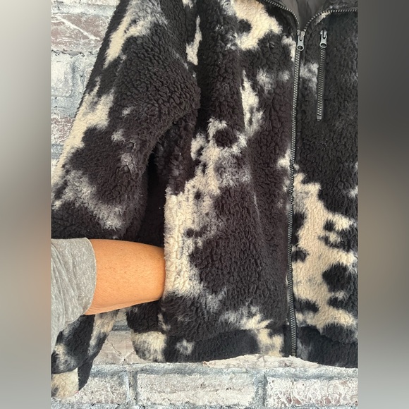 Betsey Johnson Black and White Teddy Jacket, front zipper/deep pockets, so soft - Picture 5 of 9